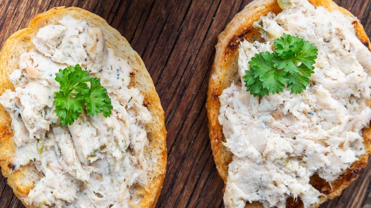 Pasta ze szprotek to świetny pomysł na śniadanie