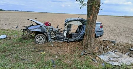 Cud na Podkarpaciu. Kierujący pojazdem 19-latek trafił do szpitala