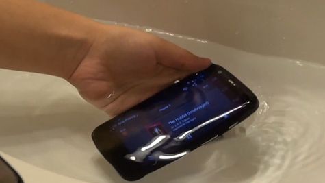 (Nie)wodoodporna Motorola Moto G pod wodą. Jak jej poszło? 1