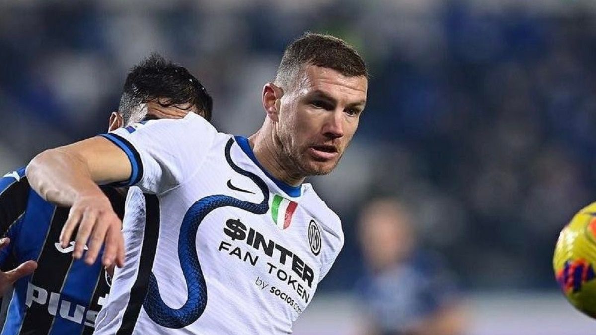 Edin Dzeko w czasie meczu z Atalantą