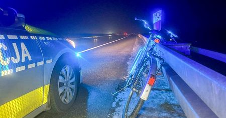 Jechał autostradą na rowerze. Mężczyzna błąkał się od dwóch dni