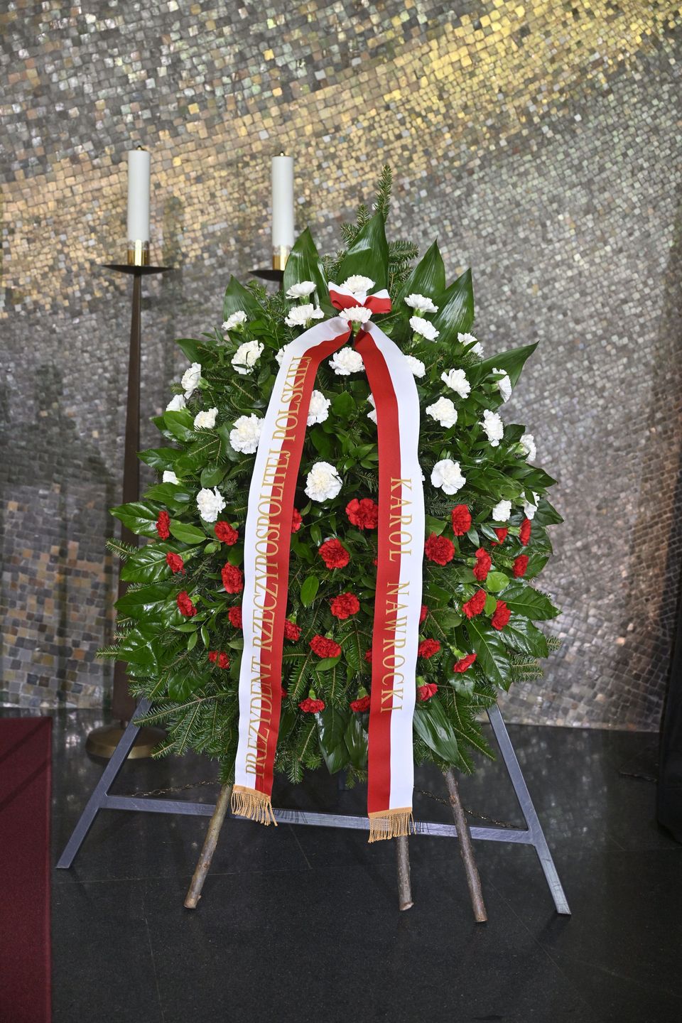 Wieniec od prezydenta RP na pogrzebie Jana Frycza