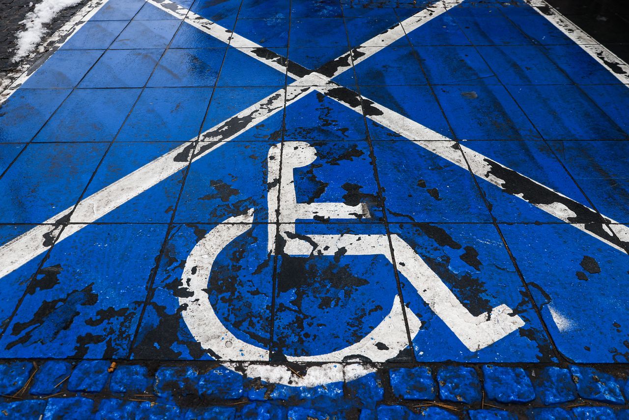 Nowy dokument dla osób z niepełnosprawnościami. Zyskać mogą także zmotoryzowani