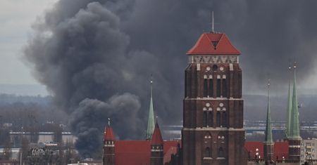 Duży pożar w Gdańsku. Chmury dymu nad miastem