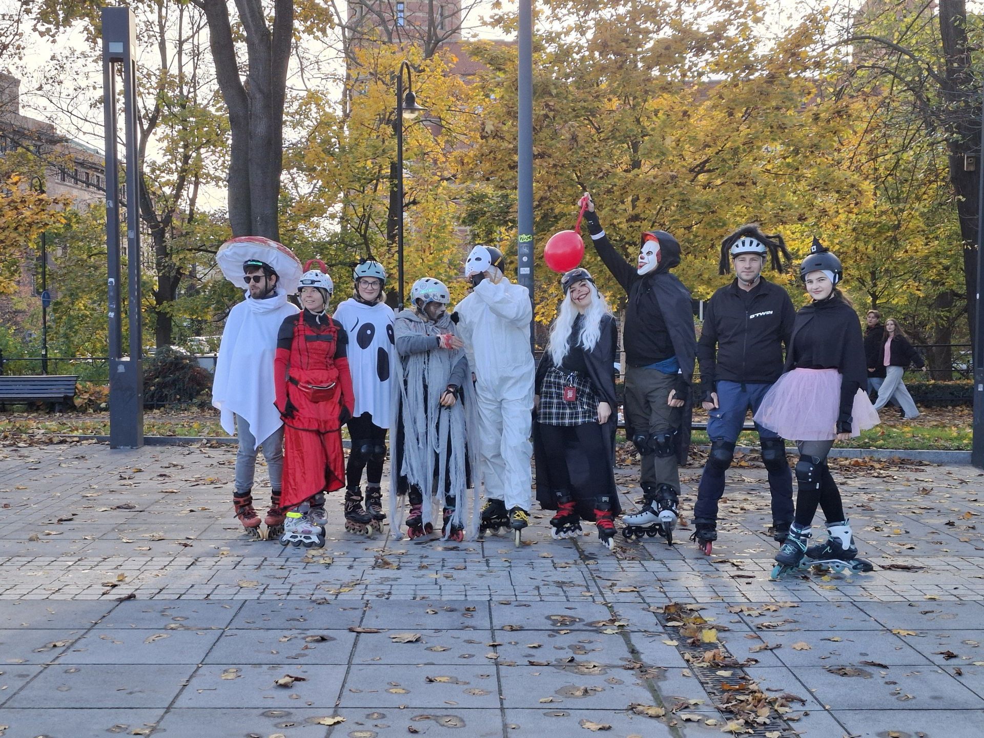 Halloweenowy przejazd na rolkach z Urban Dingoes