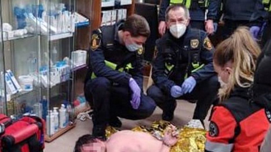 Warszawa. Nagi mężczyzna został ujęty w aptece