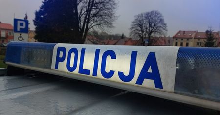 Trzech na jednego. Pobili seniora, bo zwrócił im uwagę