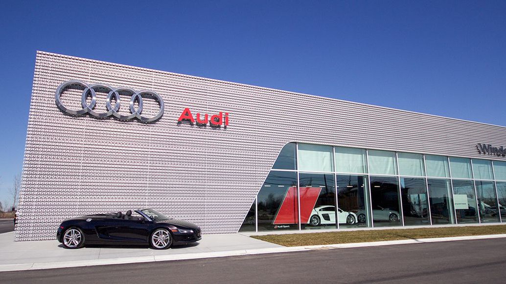 Wizyta w salonie okazała się bardzo kosztowna dla ojca 3-latki.