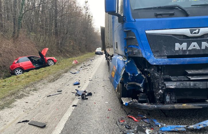 29-letni kierowca audi zginął po zderzeniu z ciężarówką