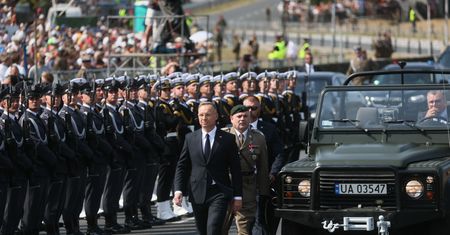 Tysiące żołnierzy, setki sztuk sprzętu. Ruszyła defilada w Warszawie