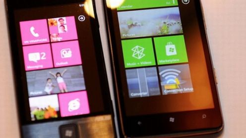 Asus E600 z Windows Phone 7 na wideo 1