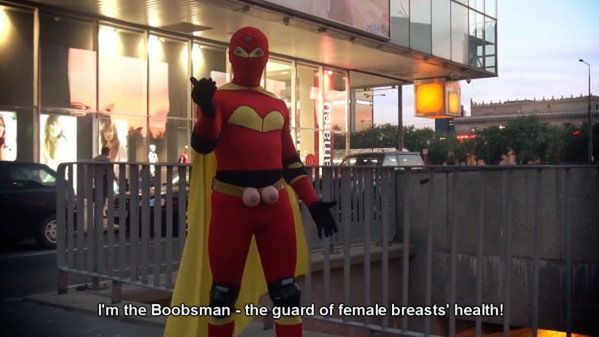 Polski superbohater robi karierę na świecie. Dlaczego? Bo łapie warszawianki za piersi! 1