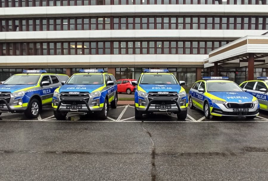 Policjanci takimi samochodami dogonią każdego pirata drogowego!