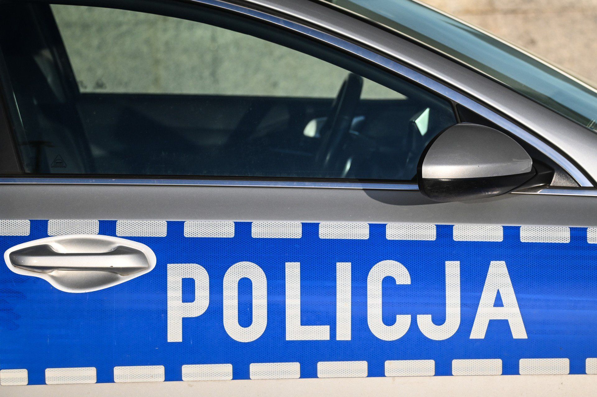 Dwóch agresywnych nastolatków zaatakowało pasażerów i motorniczego