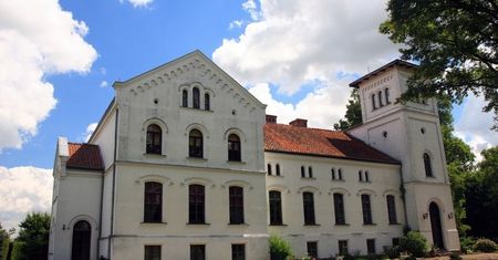 Wyjątkowa rezydencja na Mazurach. Zabytkowy pałac na sprzedaż