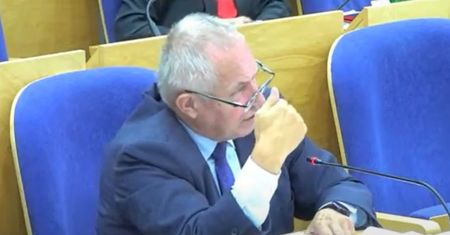 Szef klubu PiS o żeńskich końcówkach. "Poniżające"
