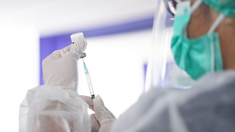 Szpital w Gnieźnie przywrócił obowiązek noszenia maseczek