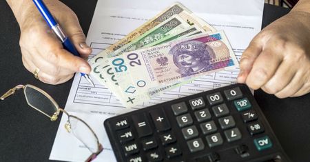 Dzień kobiet 2021. Już wiemy, jak kobiety wydają pieniądze