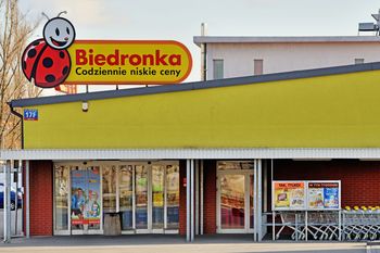 Ogromny pożar marketu Biedronka w Buku. Trwa akcja gaśnicza