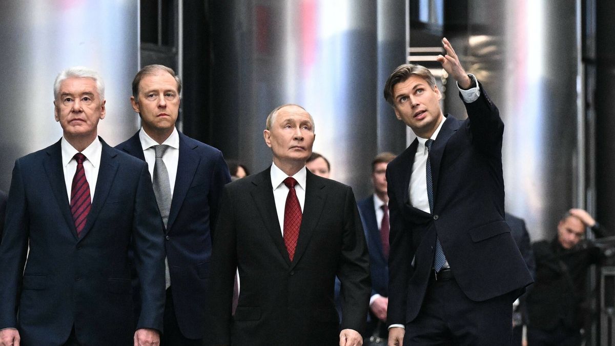 Archiwum zagraniczne East News 2025-09
Russia Putin National Space Centre 9003727 13.09.2025 Russian President Vladimir Putin, accompanied by Moscow Mayor Sergei Sobyanin and First Deputy Prime Minister Denis Manturov, listens to Roscosmos State Space Corporation Director General Dmitry Bakanov during a visit to the newly opened National Space Centre in Moscow, Russia. Sergey Bobylev / Sputnik Moscow Russia PUBLICATIONxINxGERxSUIxAUTxESTxLTUxLATxNORxSWExDENxNEDxPOLxUKxONLY Copyright: xSergeyxBobylevx
IMAGO/Sergey Bobylev