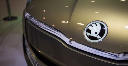 Przyszłość zaczyna się dziś – przynajmniej dla Škody. Futurystyczne oblicze polskiego lidera na Poznań Motor Show
