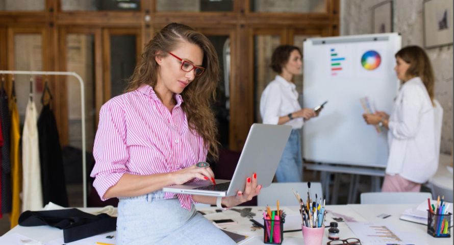 By The People Group z polskimi narzędziami AI dla marketingu i biznesu