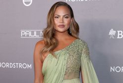 Chrissy Teigen odpowiedziała internautce. Zabolał ją okrutny komentarz