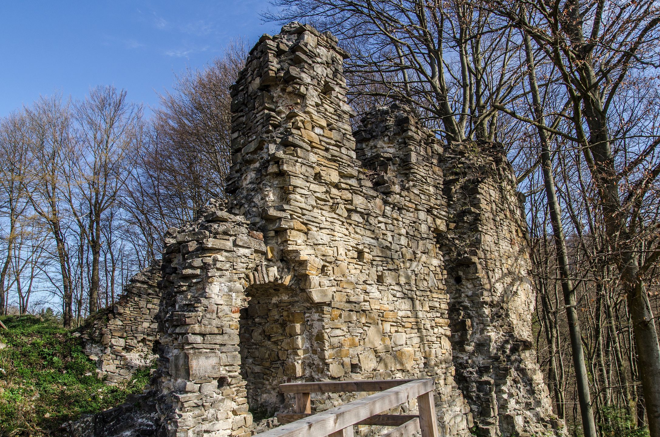 Malownicze ruiny zostaną zabezpieczone i odsłonięte