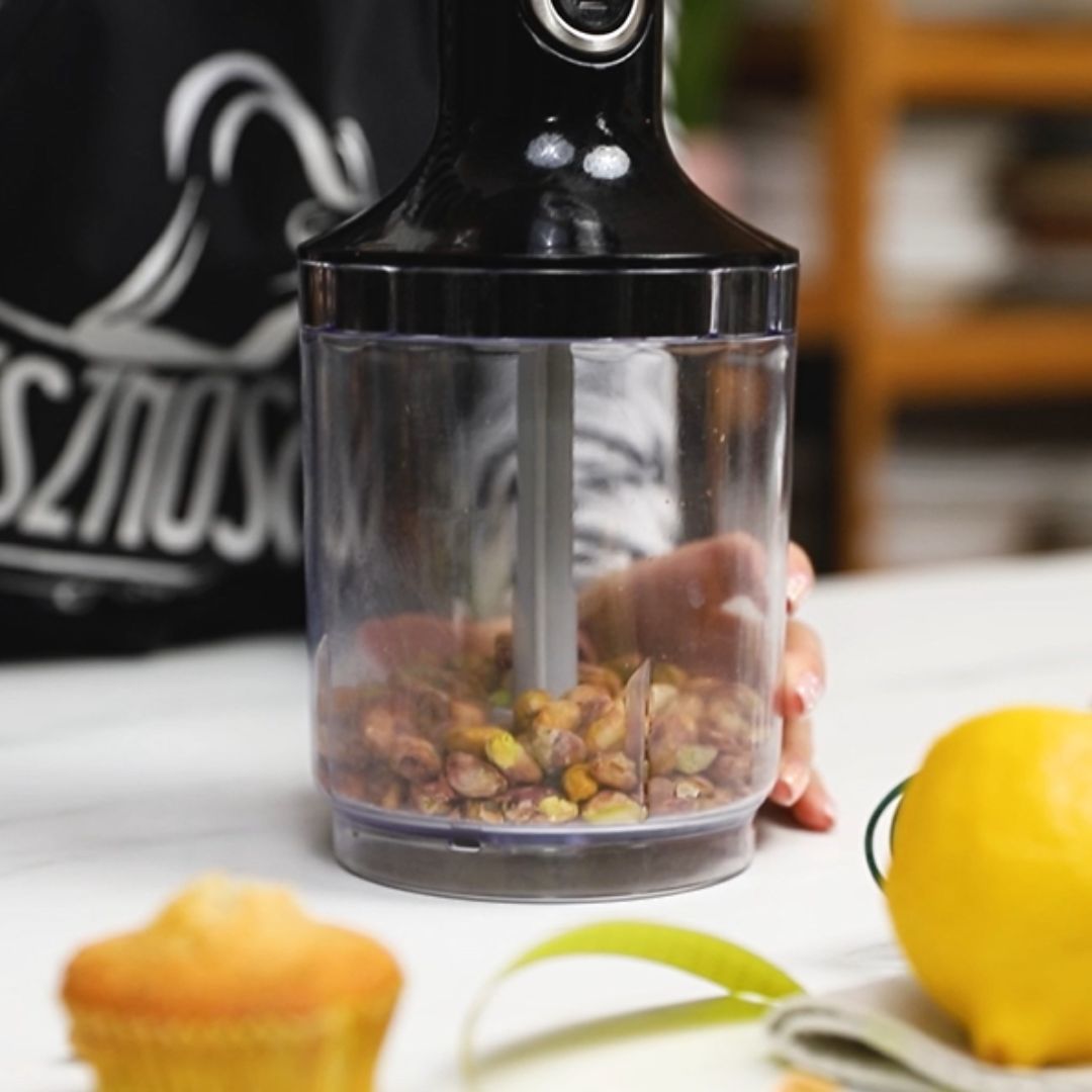 W pierwszej kolejności zajmuję się pistacjami