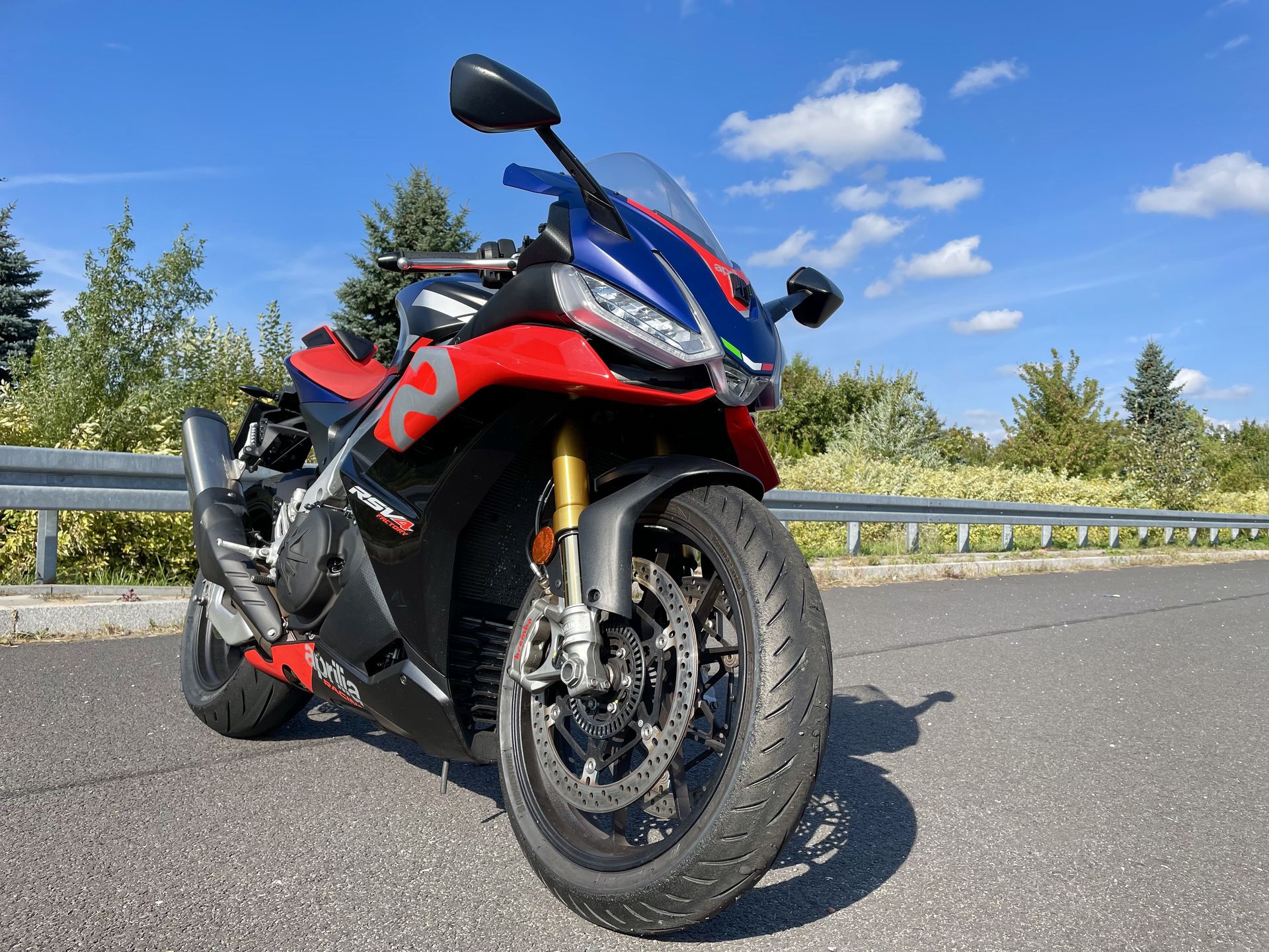 Aprilia RSV4 Factory