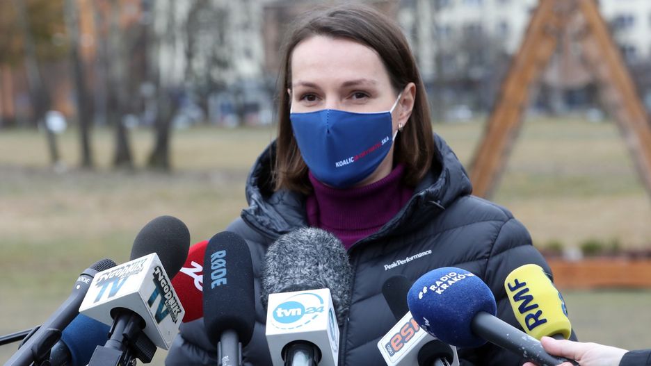 Ferie zimowe 2021. Posłanka KO interweniuje u prezydenta. "Jak trzeba, to nawet z Kaczyńskim będę rozmawiać"