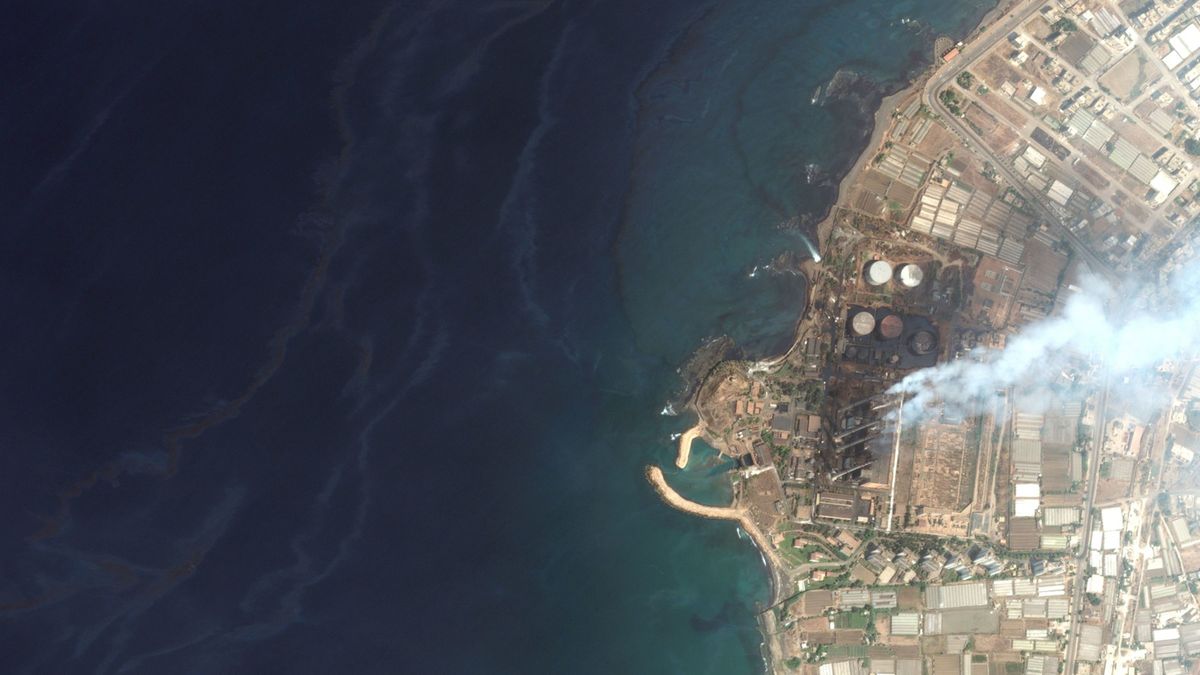 Wyciek ropy z syryjskiej fabryki może dziś dotrzeć do Cypru 