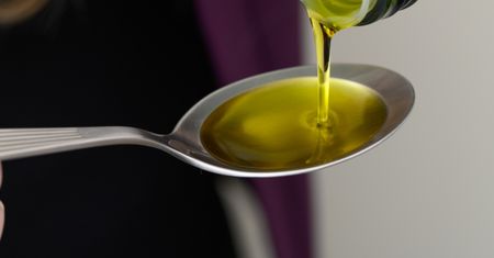 Pij łyżeczkę dziennie. Działa cuda na skórę i metabolizm