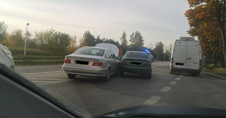 Utrudnienia na trasie Lubartów-Lublin. Zderzenie dwóch aut i spore korki na krajowej 19