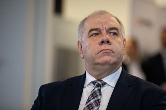 Sasin nie chce powiedzieć, ile kosztował druk pakietów wyborczych. "Jest coś takiego, jak tajemnica handlowa"