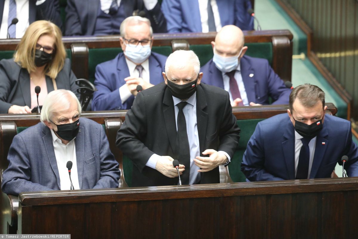 Posiedzenie Sejmu 14.12, na którym odmówiono modlitwę za ofiary COVID-19 