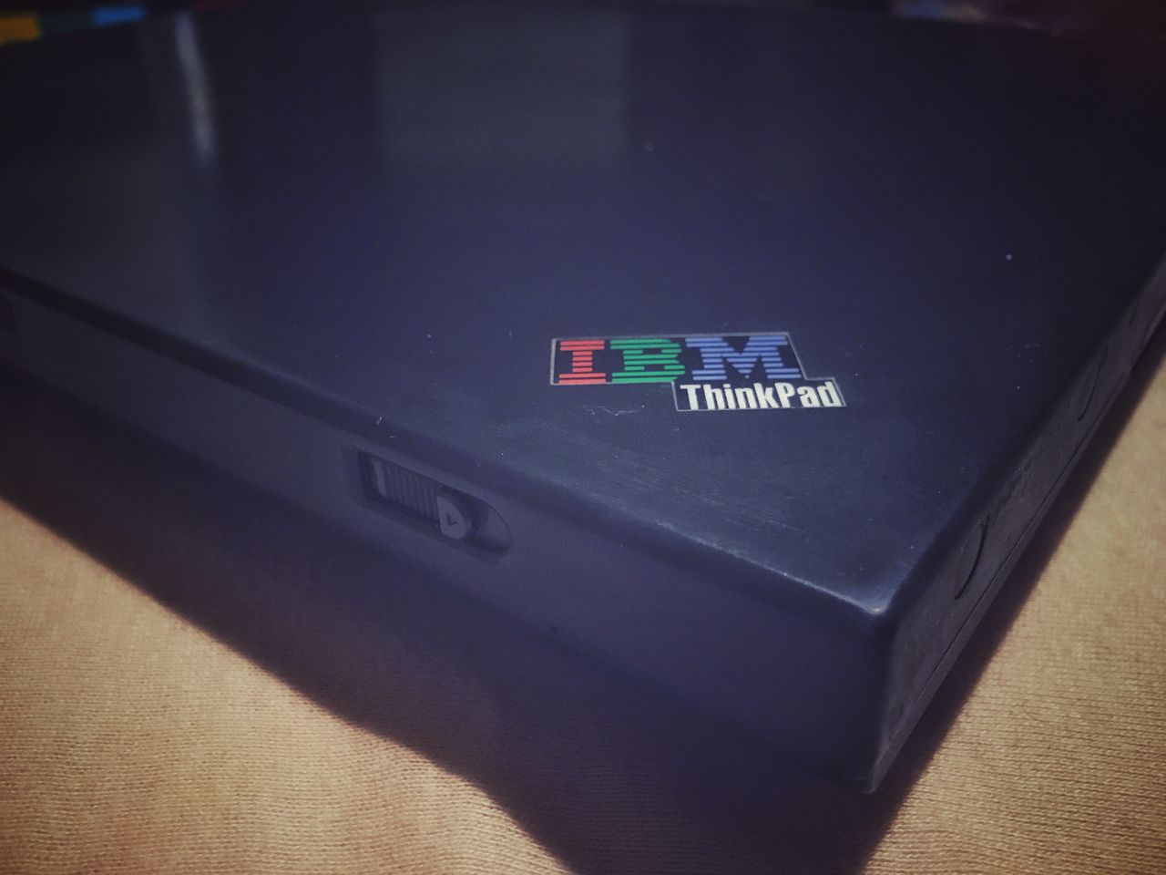 ThinkPad T23. Otrzymywał aktualizacje BIOSu przez pięć lat od premiery (fot. Kamil Dudek)