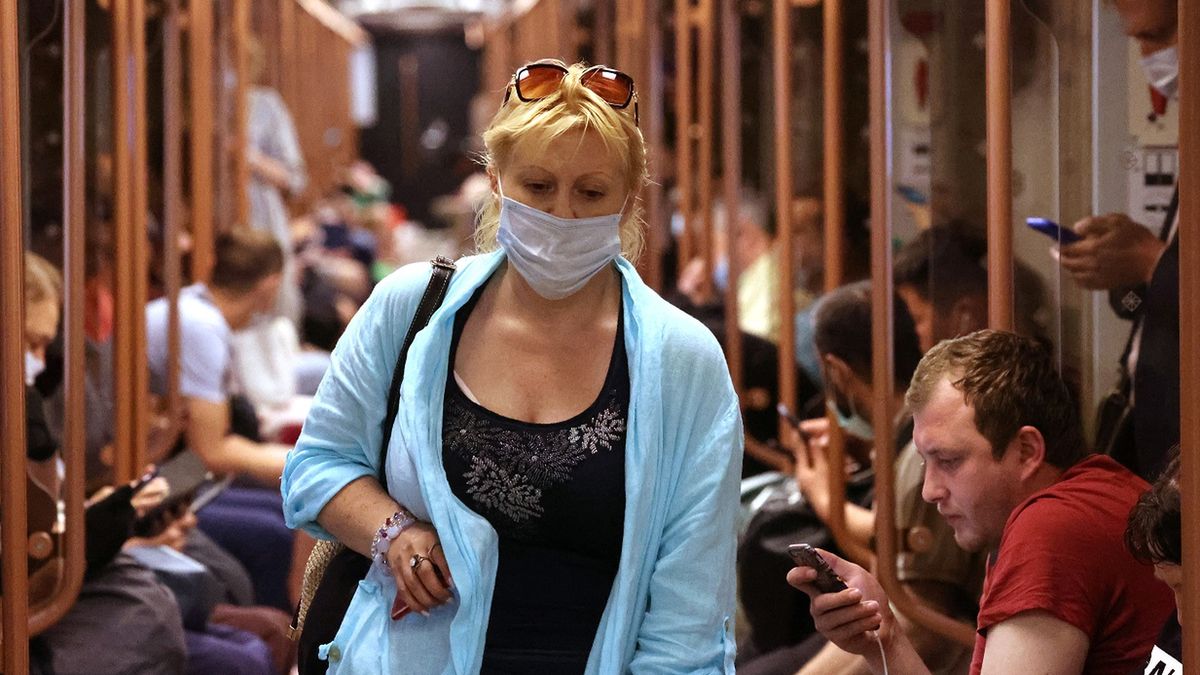 Coraz więcej pacjentów po COVID walczy z przewlekłymi biegunkami. Przyczyną może być zakażenie bakteriami Clostridium difficile