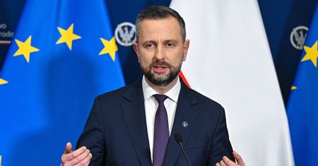 Chcą pilnego spotkania z prezydentem. Szef MON ujawnia szczegóły