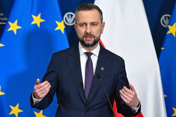 Rząd chce pilnego spotkania z prezydentem. Szef MON ujawnia szczegóły