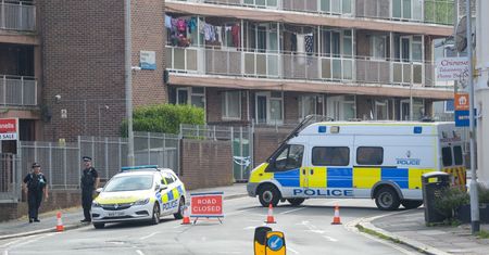 Makabra w Wielkiej Brytanii. Sprawca z Plymouth miał licencję na broń
