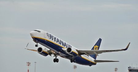Ryanair chce obniżać ceny. LOT wznawia połączenia krajowe, a Wizz Air ogłasza nową trasę