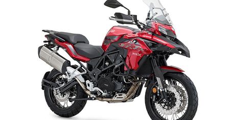 Wystarczyły tylko niewielkie zmiany, żeby Benelli TRK 502 X spełniło nową normą