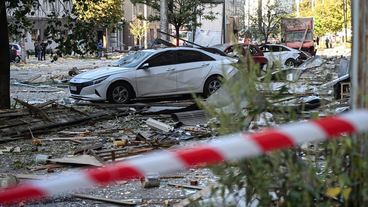 Cars stand damaged along the roadside during a combined Russian strike in the Holosiivskyi district of Kyiv, Ukraine, on August 28, 2025 (Photo by Danylo Antoniuk/Ukrinform/NurPhoto via Getty Images)NO USE RUSSIA. NO USE BELARUS. (Photo by Ukrinform/NurPhoto via Getty Images)