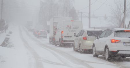 Alarm w Rumunii. Zamknięte drogi i porty, przerwy w dostawach prądu