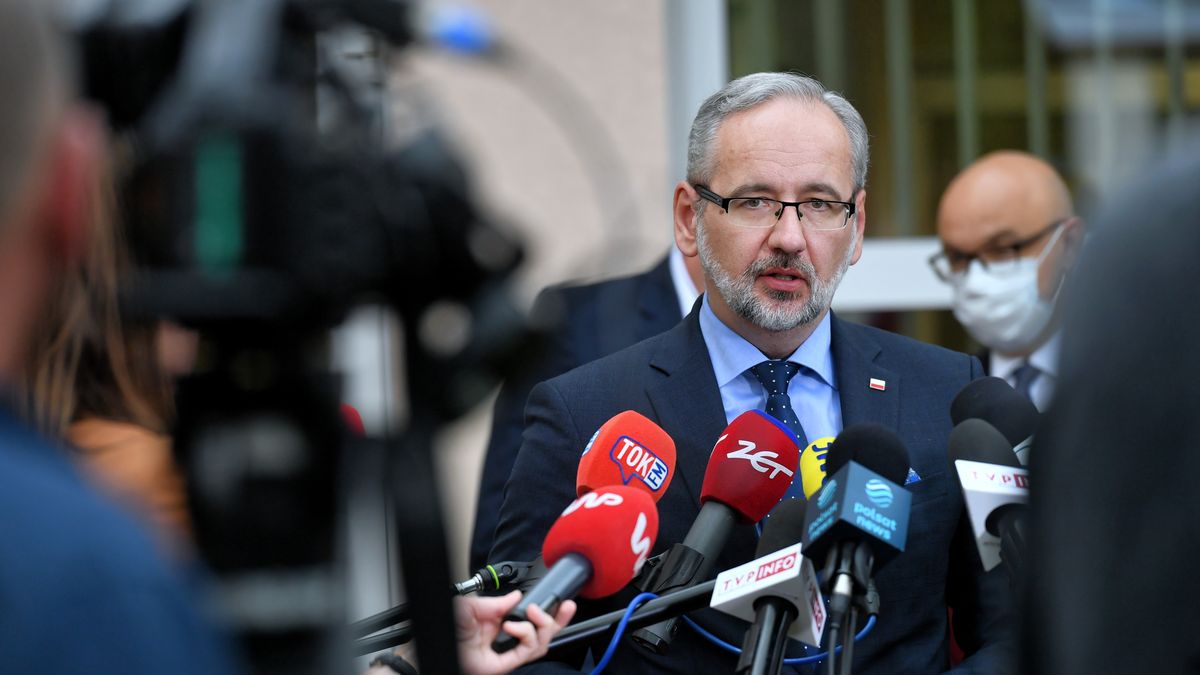 Adam Niedzielski dostał ponad 5 tys zł brutto podwyżki. 