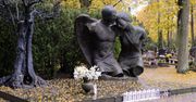 Poznań: Groby znanych poznaniaków i Wielkopolan na cmentarzach. Gdzie są pochowani Kulczyk, Feldman i inni? Znamy lokalizacje