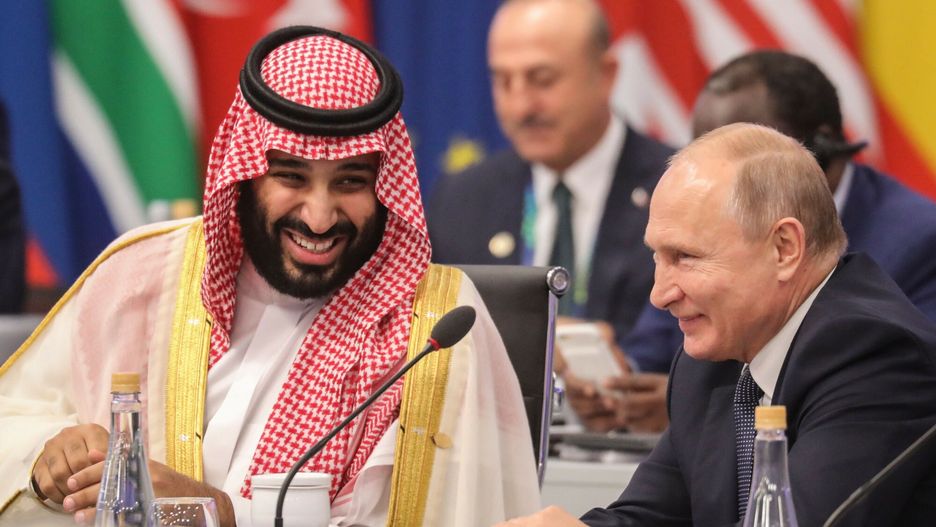 Władimir Putin i książę koronny Arabii Saudyjskiej Mohammed bin Salman na szczycie G-20 w Buenos Aires w 2018 r. 
