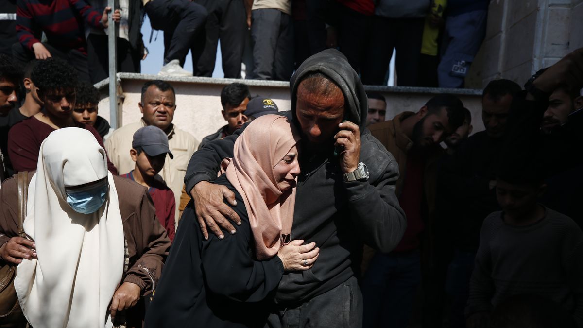 Journalists among 9 Palestinians killed in Israeli airstrike targeting relief team in northern Gaza
BEIT LAHIA, GAZA - MARCH 15: Relatives of the 9 Palestinians, including 3 journalists, who died as a result of Israeli airstrikes on the Beit Lahia, mourn as the dead bodies brought to the Indonesian Hospital in Beit Lahia, Gaza on March 15, 2025. At least nine Palestinians, including journalists, were killed on Saturday in an Israeli airstrike targeting a relief team in the town of Beit Lahia, northern Gaza Strip, the Health Ministry said. According to sources, the drone struck a relief team distributing temporary tents to residents whose homes had been destroyed by Israel. (Photo by Mahmoud Issa/Anadolu via Getty Images)
Anadolu
palestinians, died, dead bodies, beit lahiya, mourn, israeli attacks, 6 palestinians, airstrike, gaza, israeli airstrikes