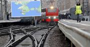 Rosjanie ściągają pociągi na Krym. To może oznaczać jedno